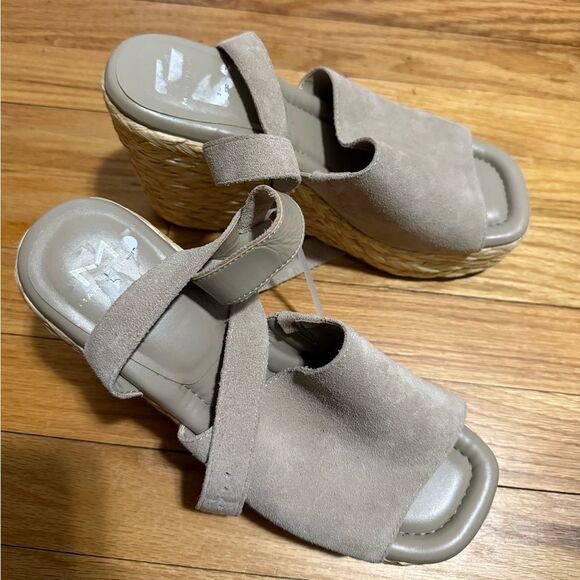 MARC FISHER LTD | Nelly Suede Woven Wedge Sandal - Picture 6 of 6